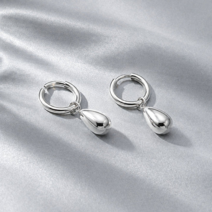 Damen Gold- & Silberohrringe, Tropfen Creolen, wasserdicht & hypoallergen, aus Edelstahl.
