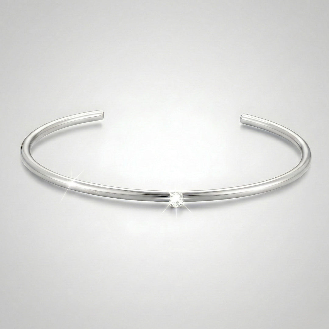 Damen-Armreif, goldfarben, aus wasserfestem Edelstahl mit Zirkon, verstellbar, als zeitloses Accessoire.