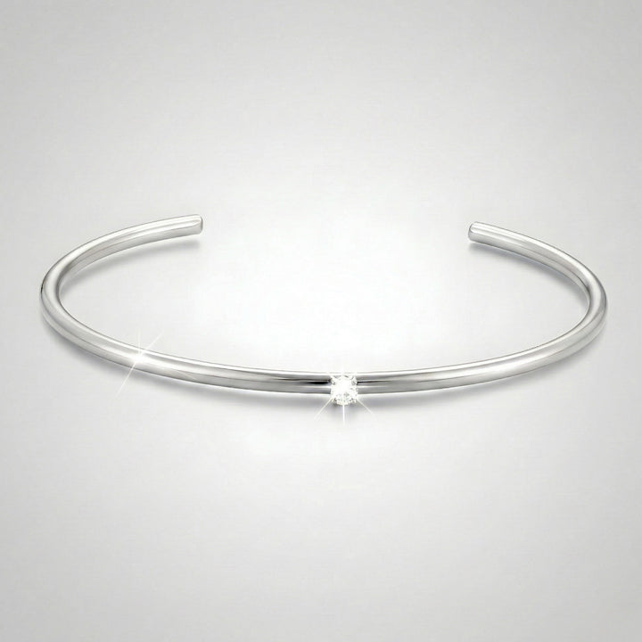 Damen-Armreif, goldfarben, aus wasserfestem Edelstahl mit Zirkon, verstellbar, als zeitloses Accessoire.