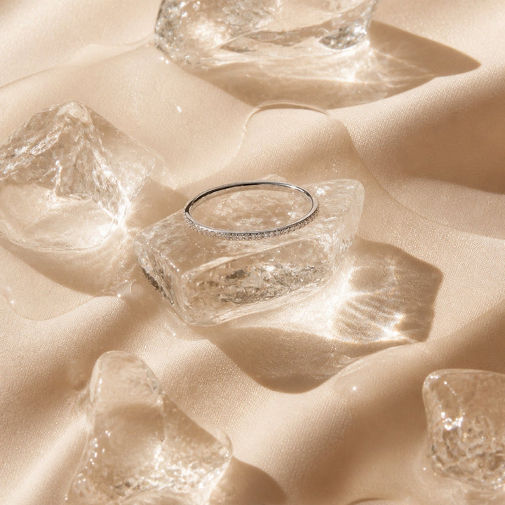 Vielseitiger filigraner Zirkonia Ring für Damen, in Gold oder Silber, aus wasserfestem Edelstahl.