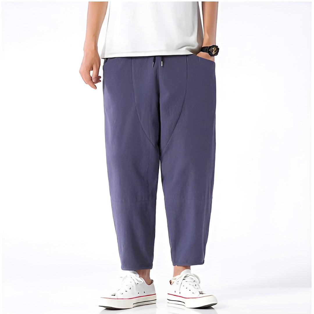Herren Cropped Hose, Relaxed Fit. Kombiniert Komfort und modernen Stil für jede Freizeitaktivität.