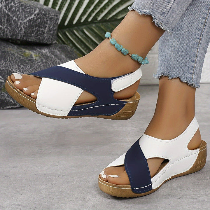 Damen Solea Komfort Sandalen in Schwarz, verstellbar mit Klettverschlüssen, stützend für den Alltag.
