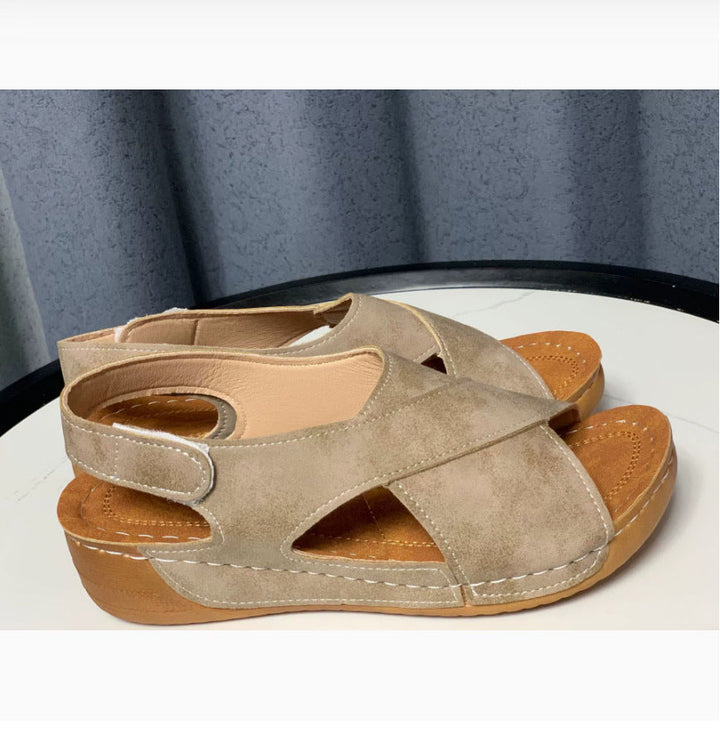 Ein Paar Solea Komfort Damensandalen, verstellbar & stützend, die idealen Sommerschuhe.