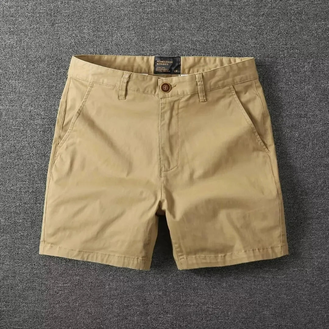 Graue Herren Chino-Shorts mit Elasthananteil für maximale Bewegungsfreiheit und stilvollen Sommer-Look.