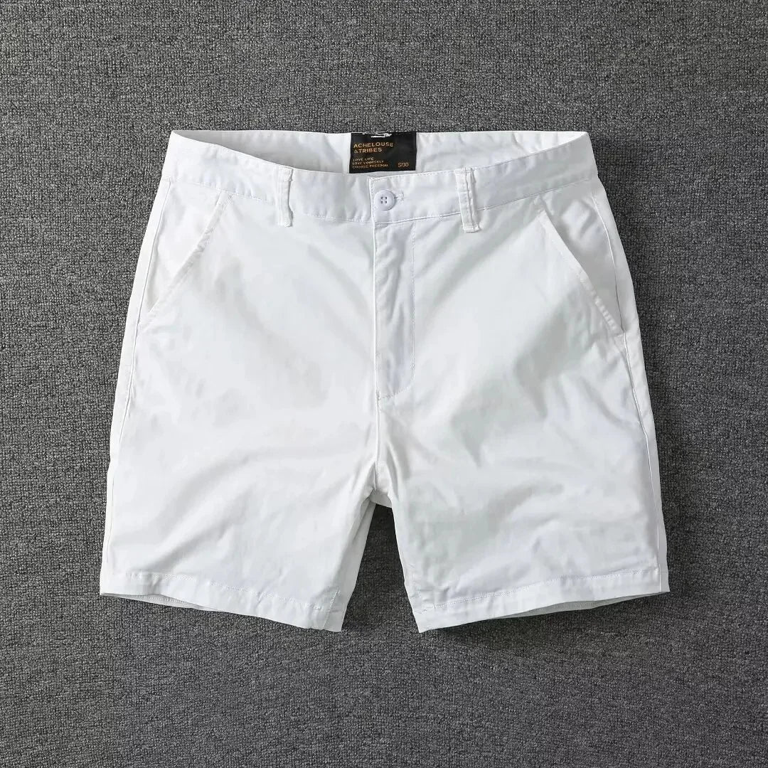 Vielseitige Herren Chino-Shorts, ideal für entspannte Freizeit oder den stilvollen Auftritt im Urlaub.