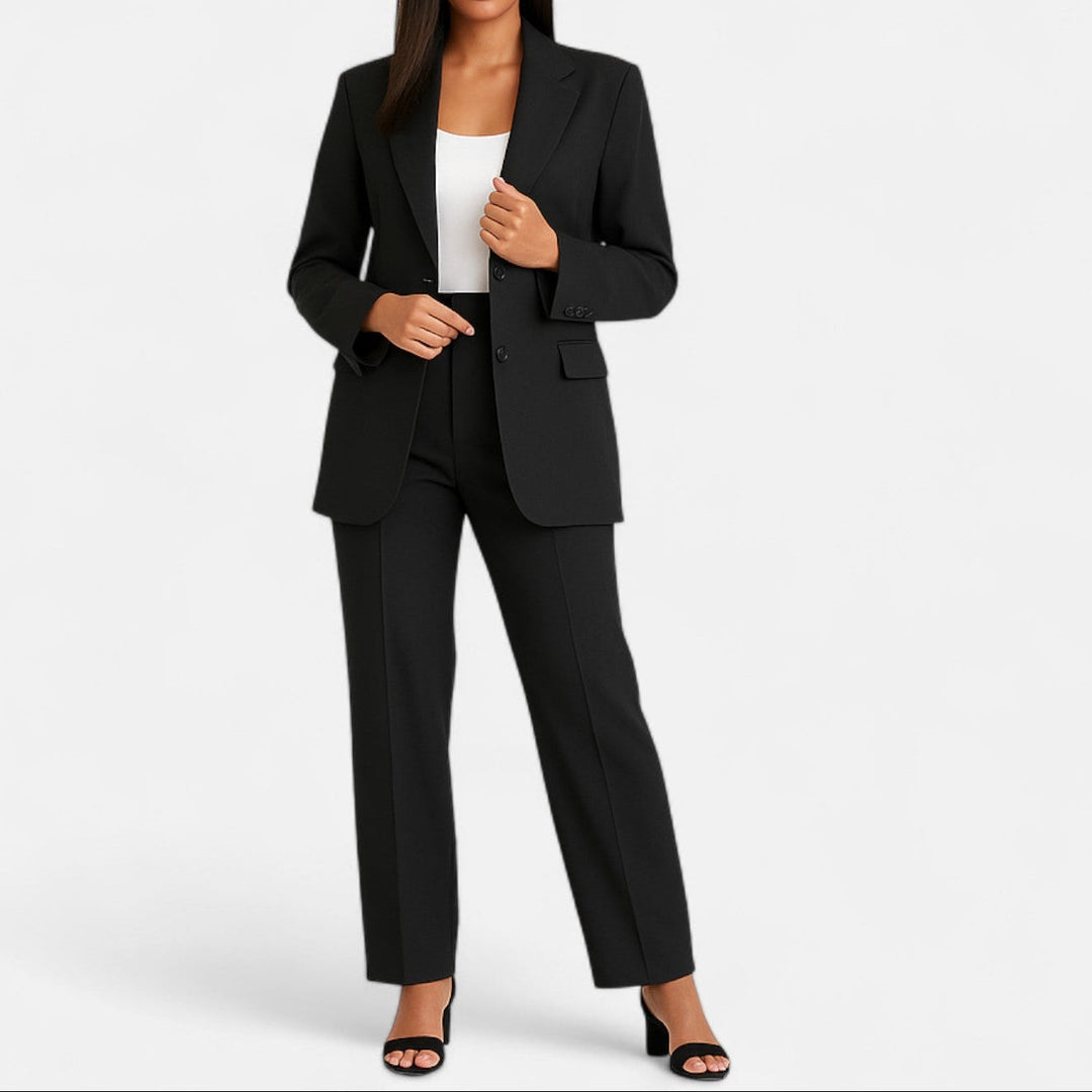 Eleganter Damen-Blazer aus dem Set. Moderner Schnitt, ideal für den stilvollen Business-Look im Büro oder casual.