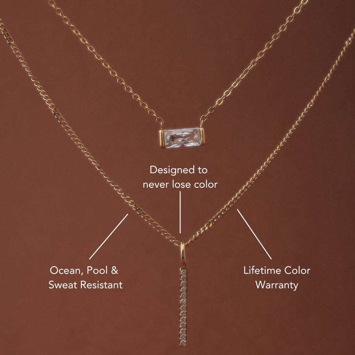 Minimalistische Damen Gold Bar Halskette mit Zirkonia, gefertigt aus wasserfestem Edelstahl.