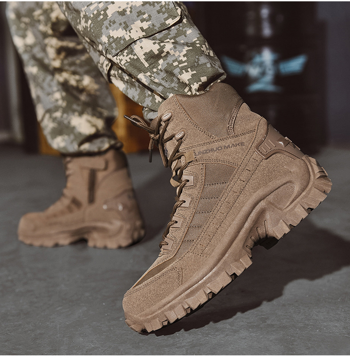 Braune Einsatzstiefel für Männer, wasserdicht & strapazierfähig, mit starkem Profil.