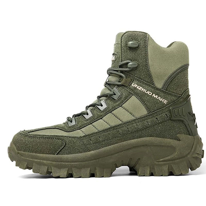 Komfortable ergonomische Innensohle der wasserdichten Herren-Arbeitsstiefel für lange Tage.