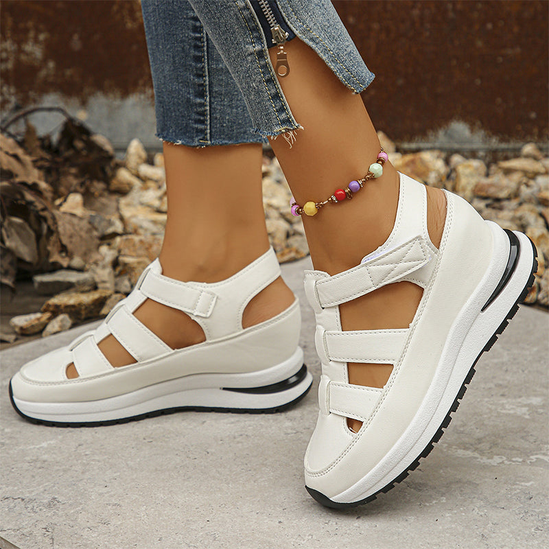 Damen geschlossene Sneaker Sandalen, orthopädisch & verstellbar. Komfort-Freizeitschuh in Weiß & Schwarz.