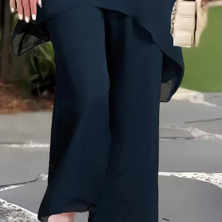 Marineblaue Damenhose, komfortabler Teil des schicken Sets. Perfekt für Business & Freizeit, Mode.