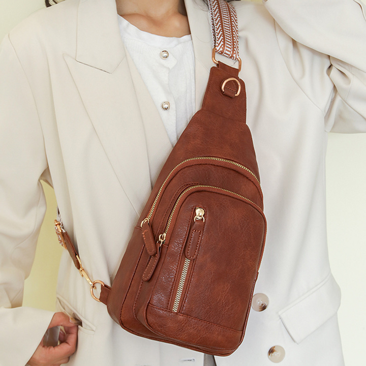 Cleo Handtasche aus Kunstleder, geräumig & vielseitig, ideal für den eleganten Casual-Look.