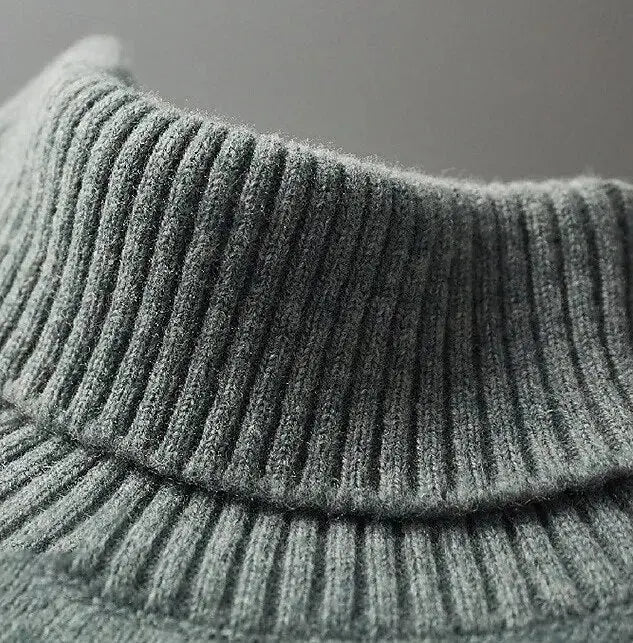 Komfortabler Herren Rollkragenpullover aus Strick, ideal für den stilvollen Mann.