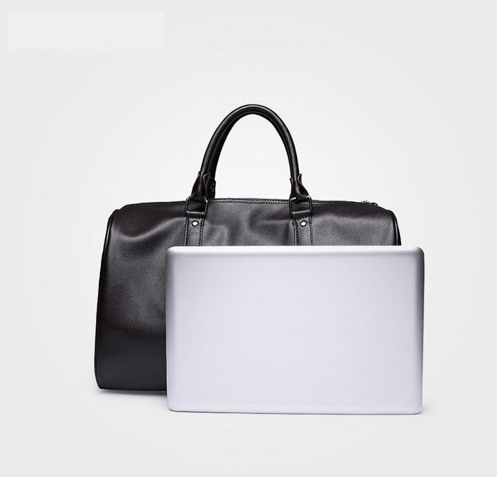 Stilvolle braune Leder Duffel, groß und robust, für Damen & Herren, ideal als Carry-On.