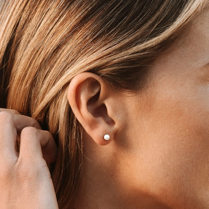 Damen Perlen Ohrstecker aus Süßwasserperlen, eleganter Ohrschmuck für Frauen, wasserfest und zeitlos.