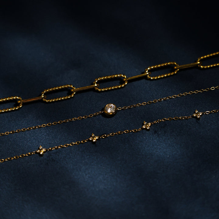 Funkelndes Damen Armband aus Gold mit Zirkon, verstellbar und wasserfest. Perfekt für Eleganz im Alltag.