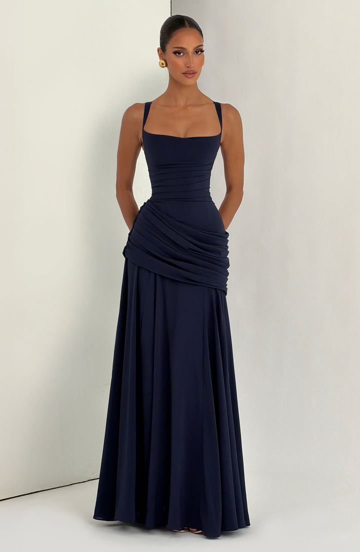 Serena Maxikleid in Marineblau, bodenlang und ärmellos; ein Must-have für gehobene Anlässe.