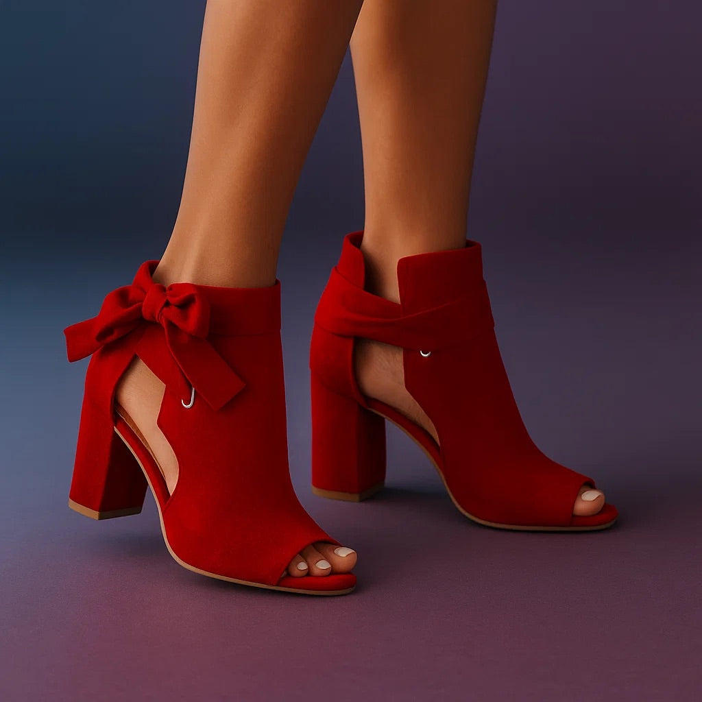 Damen Peeptoe Pumps mit Blockabsatz und eleganter Schleife. Komfortable Damenschuhe für stilvolle Auftritte.