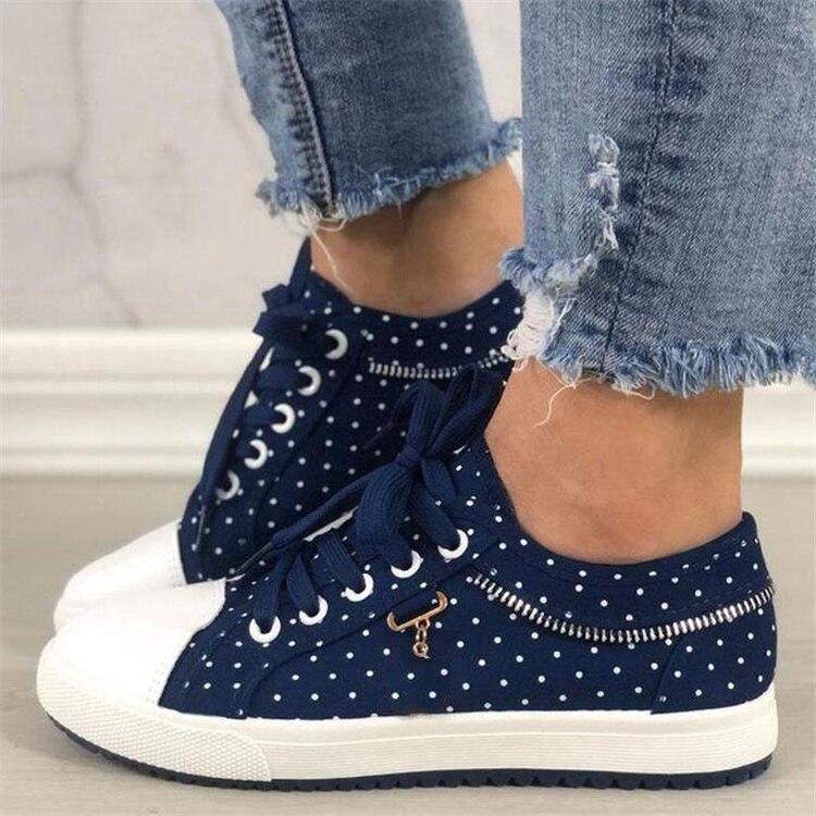 Atmungsaktiver Damen Sneaker mit rutschfester Sohle und Schnürung, ideal als Freizeitschuh.