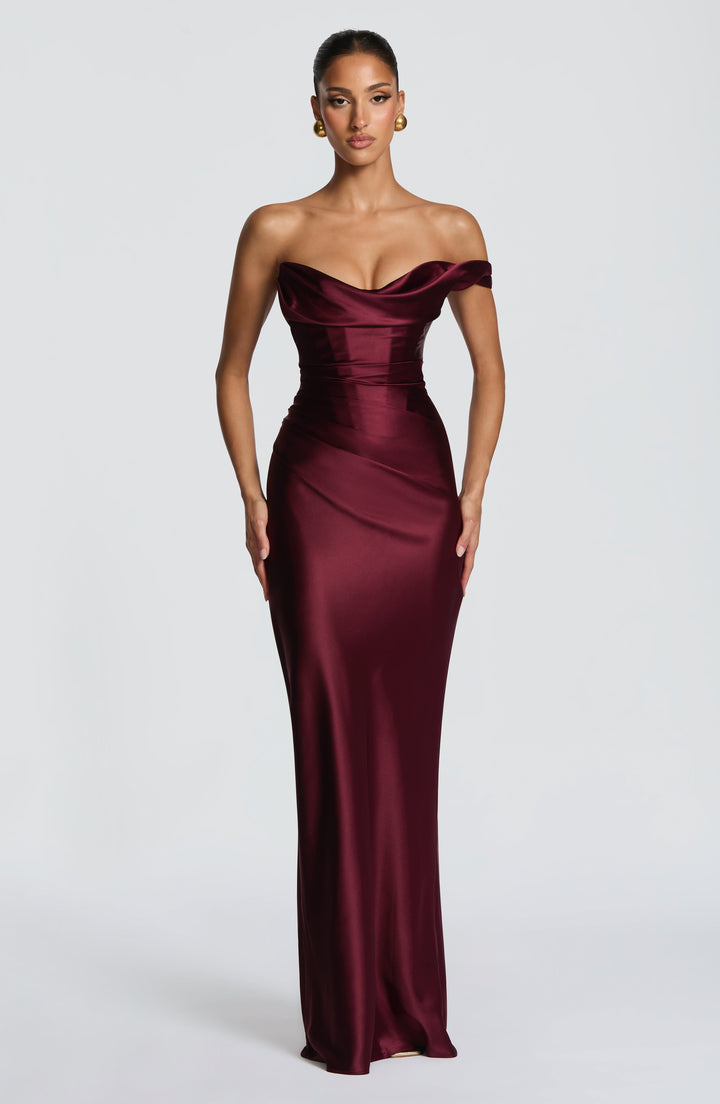 Langes Ballkleid für Damen, One Shoulder Design, perfekt für besondere Anlässe am Abend.