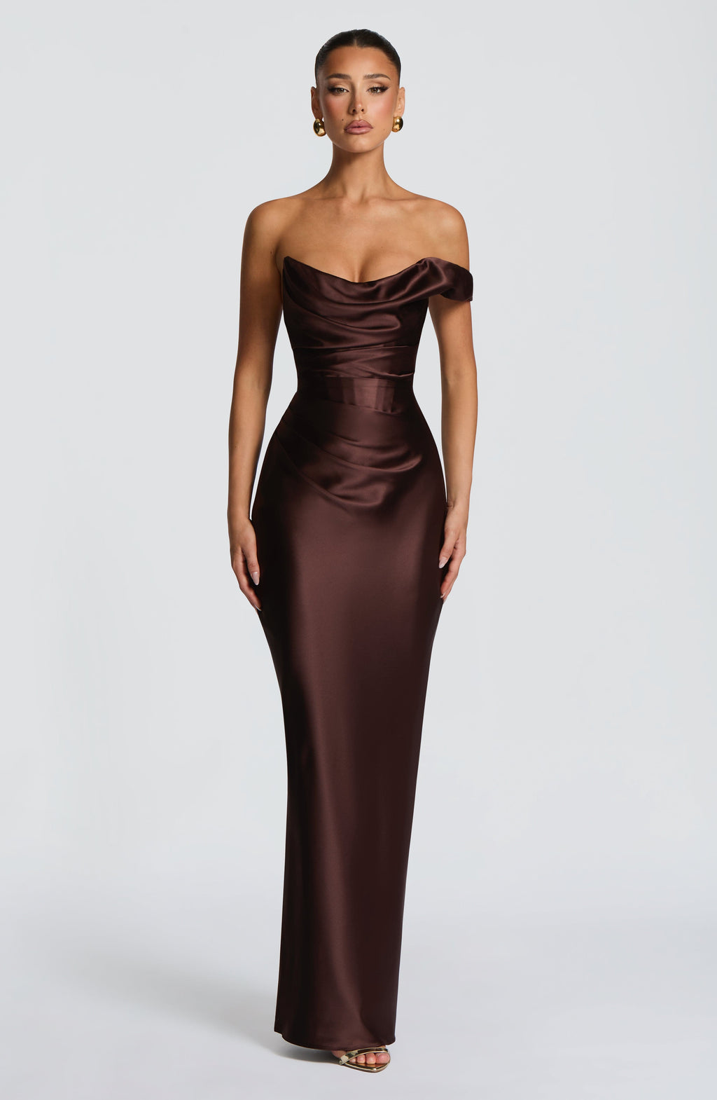 Elegantes Damen Abendkleid One Shoulder, mit fließendem Maxi-Rock und stilvollem Look.