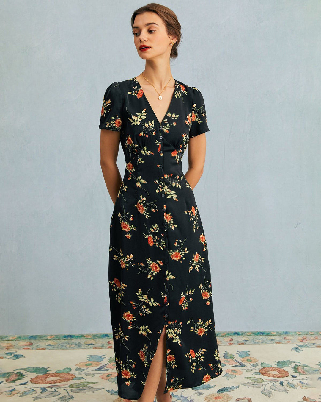 Stilvolles Damen Sommerkleid, langes Maxikleid mit Blumenmuster, V-Ausschnitt und Kurzarm für Freizeit.