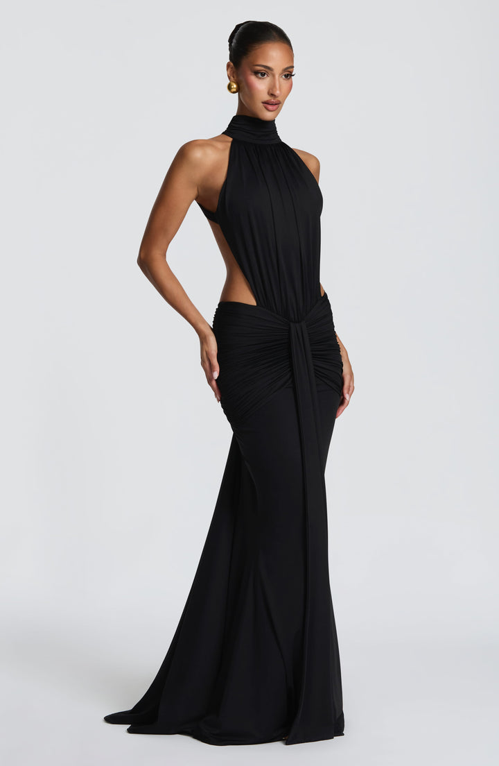 Figurbetontes Neckholder Abendkleid, langes Festkleid mit offenem Rücken, für glamouröse Frauen.