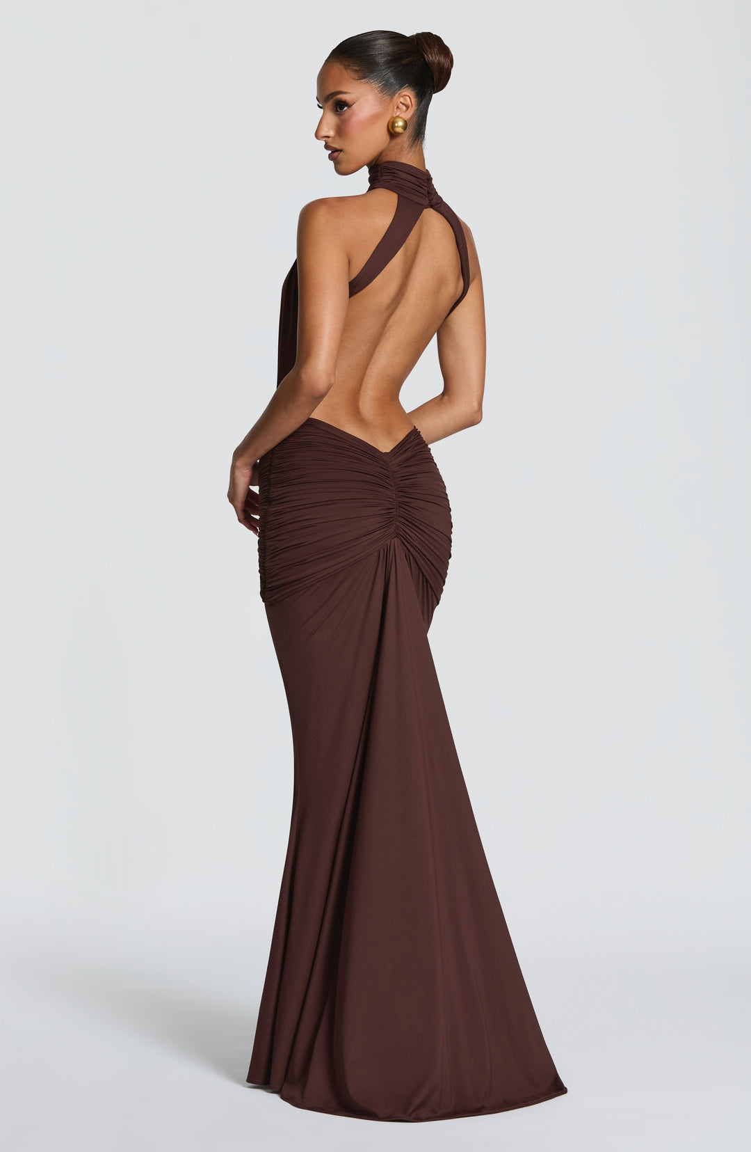 Figurbetontes Neckholder Abendkleid, langes Festkleid für Damen, glamourös mit Rückenausschnitt.