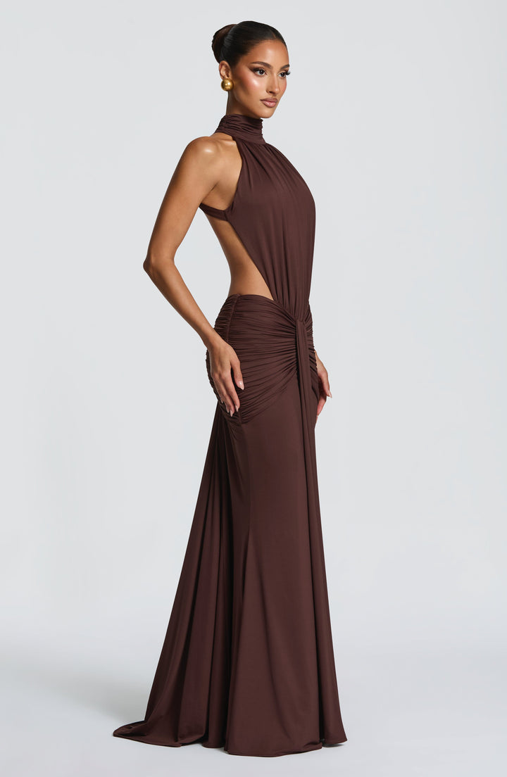 Blaues Neckholder Maxikleid, figurbetontes Abendkleid, edel & lang, mit Rückenausschnitt.