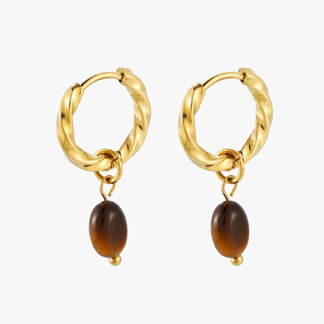 Wasserfeste, hypoallergene Damen Huggie Creolen Gold aus Edelstahl mit edlem Tigerauge Anhänger.