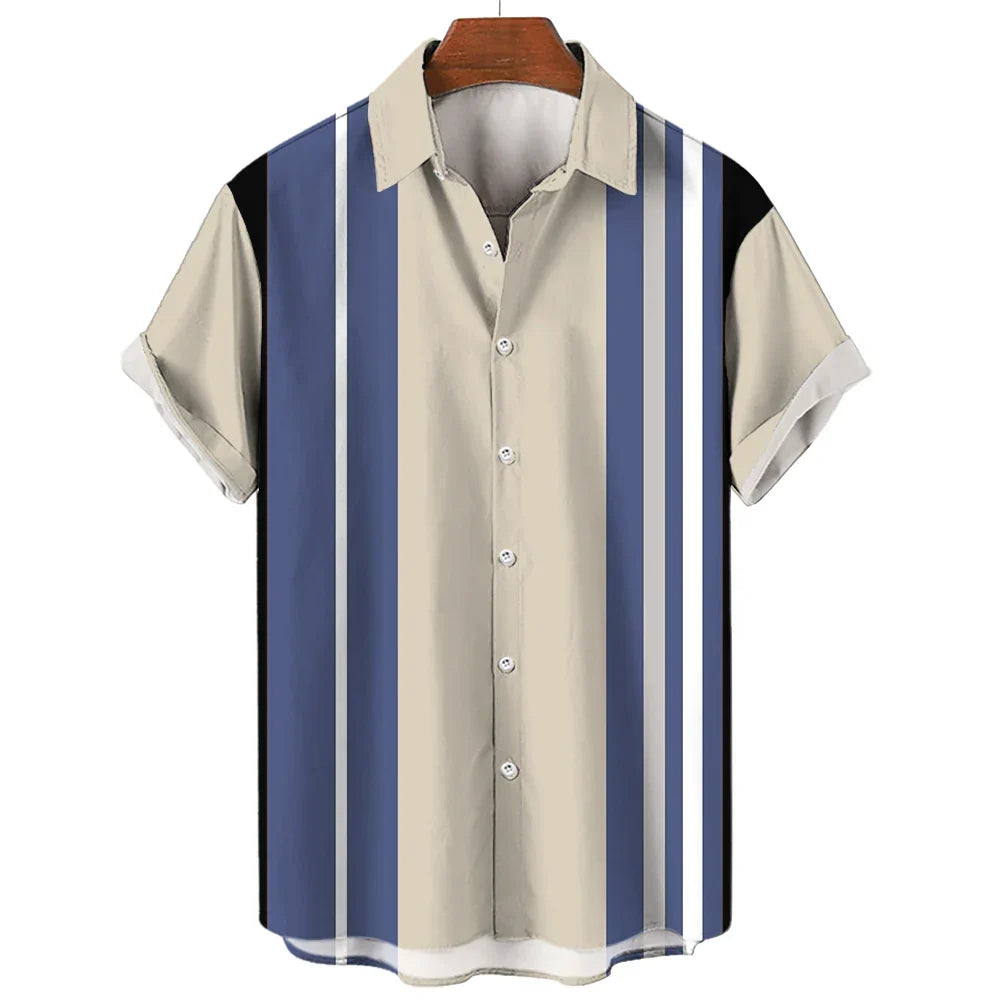 Komfortables Herren Sommerhemd im Relaxed Fit mit auffälligen Retro-Streifen, sehr atmungsaktiv.
