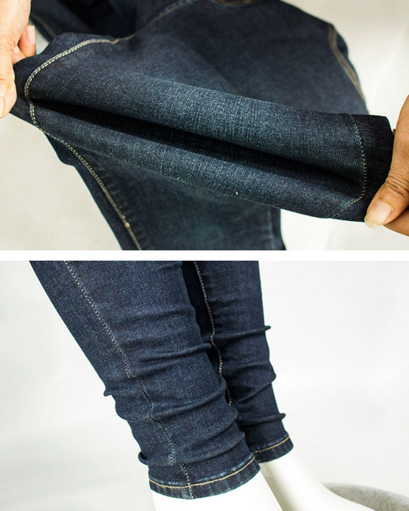 Rückansicht der figurbetonten Damen High Waist Skinny Jeans in Blau, für perfekte Passform.