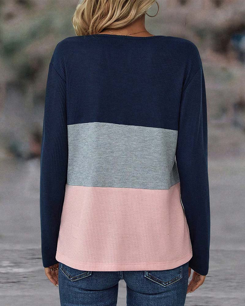 Bequemer Damenpullover im Farbblock-Design, ein vielseitiges Langarm-Oberteil für den stilvollen Alltag.