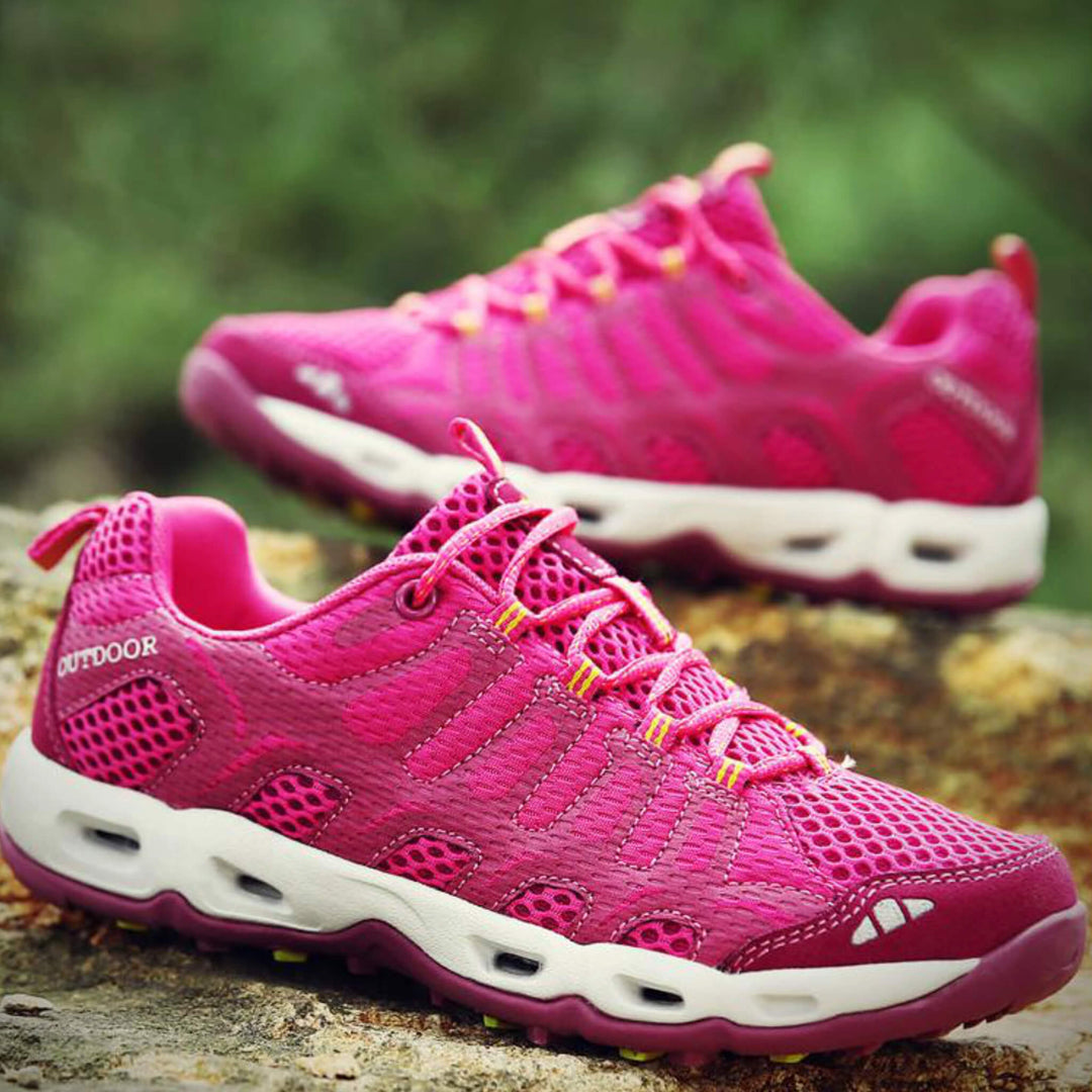 Stylische pink-blaue Komfortschuhe für Damen. Vielseitige Trekking-Sneaker, bequeme Laufschuhe auch für Hallux.
