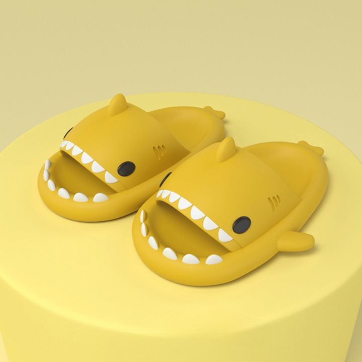 Vielseitige Unisex Sharkies Slipper als Sommer-, Bade- & Alltagsschuhe. Weich, dämpfend & rutschfest.