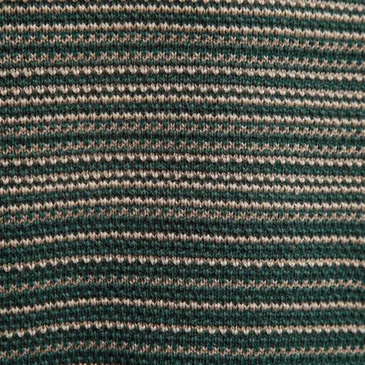 Klassischer dunkelgrüner Herren Strickpullover mit Rundhals, Must-have für warme Herbst- und Winter-Herrenmode.