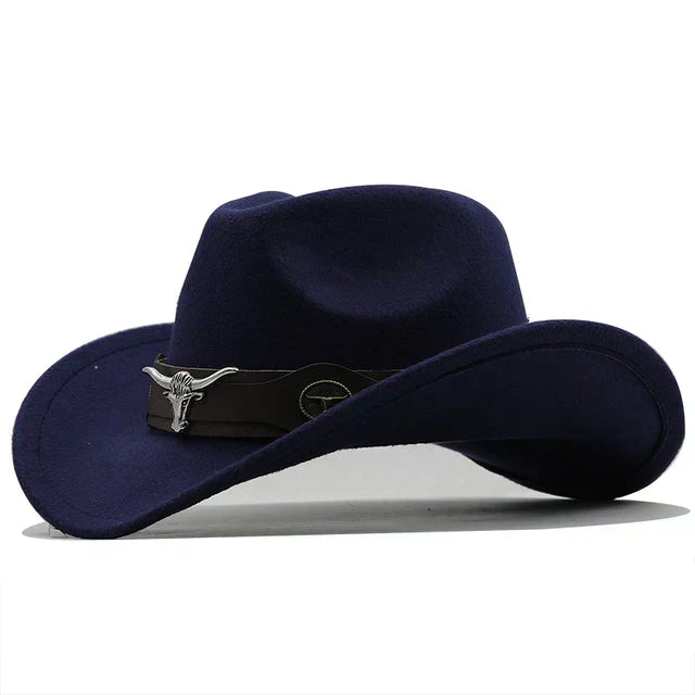 Modischer Damen Filzhut im Western-Stil, mit Stierschnalle, für einen stylischen Festival- oder Reise-Look.