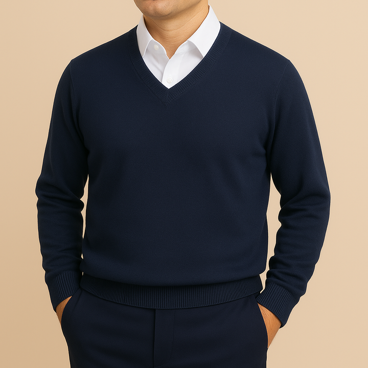 Klassischer Herren V-Ausschnitt Pullover, zeitlose Eleganz und optimaler Komfort für Männer.