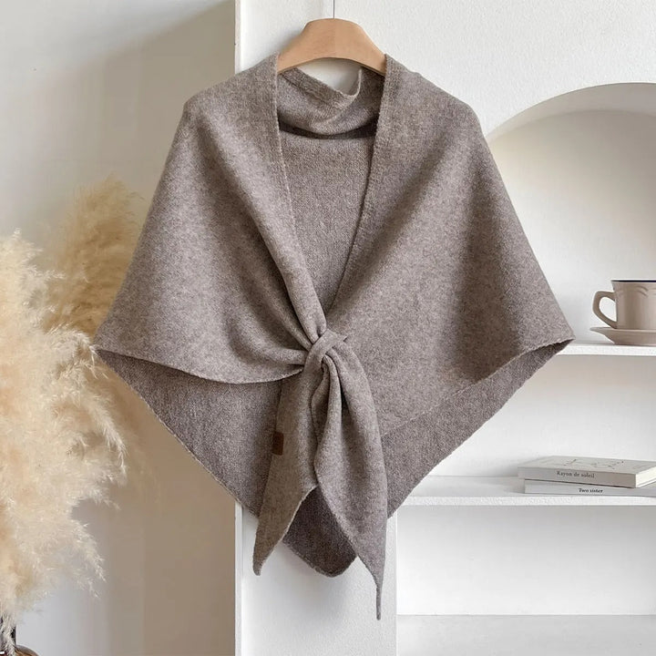 Hochwertiger Damen Schal, weich und angenehm auf der Haut. Ideales Accessoire für Herbst- und Wintermode.