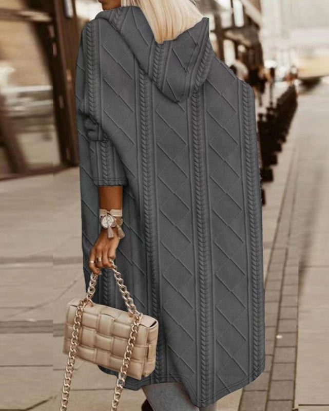 Bequeme lange Damen Kapuzenstrickjacke. Vielseitiger Cardigan für elegante Herbst/Winter Damenmode & Layering.