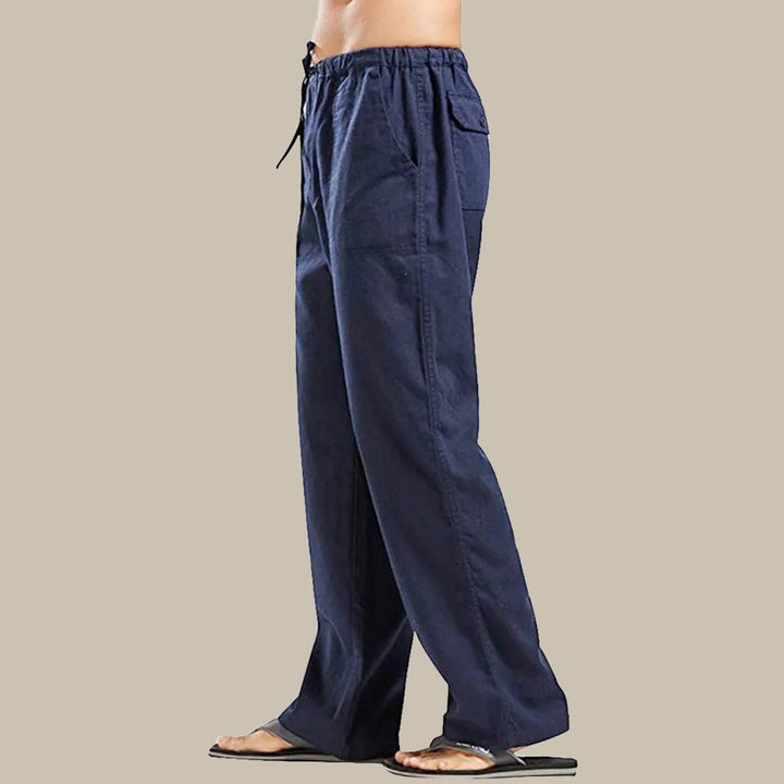 Atmungsaktive Herren Leinenhose Milan. Die ideale lange Sommerhose für entspannte Freizeit- und Urlaubslooks.