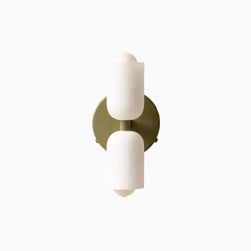 Blickfang Wandleuchte: Farbiges Glas, elegantes Metall, modernes Design, vielseitig einsetzbar.