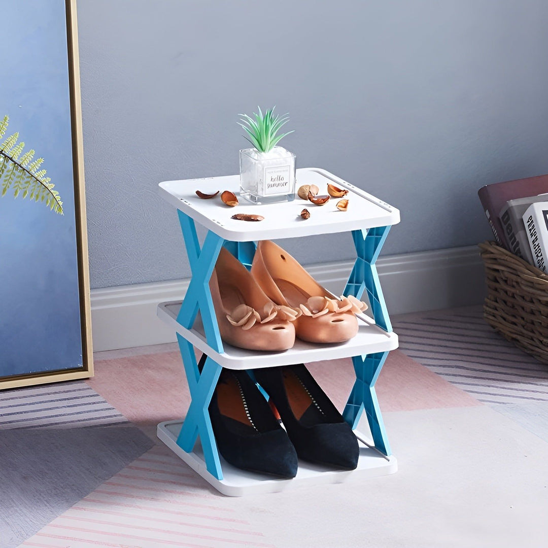 Platzsparendes Schuhregal, faltbar und modular, optimiert die Schuhorganisation zu Hause.