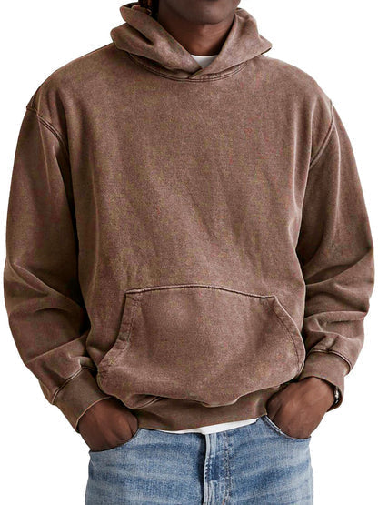 Detailaufnahme: Grauer Herren Hoodie; weicher Kapuzenpullover mit Kängurutasche, hohe Bequemlichkeit.