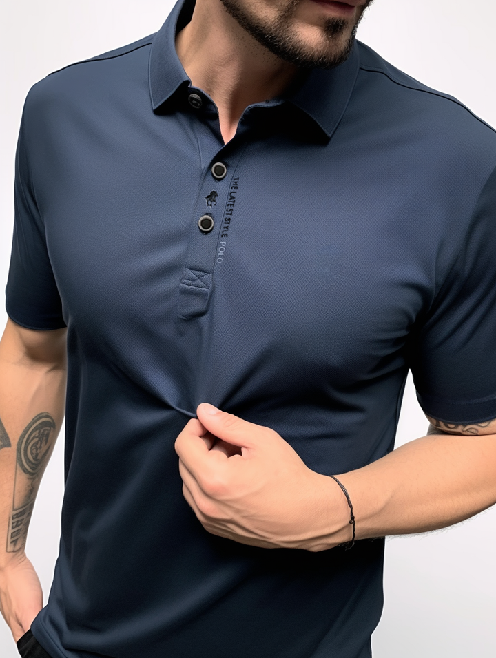 Faltenfreies Herren Poloshirt mit kurzarm Ärmeln, Regular Fit, perfekt für Sommer & Büro-Looks.
