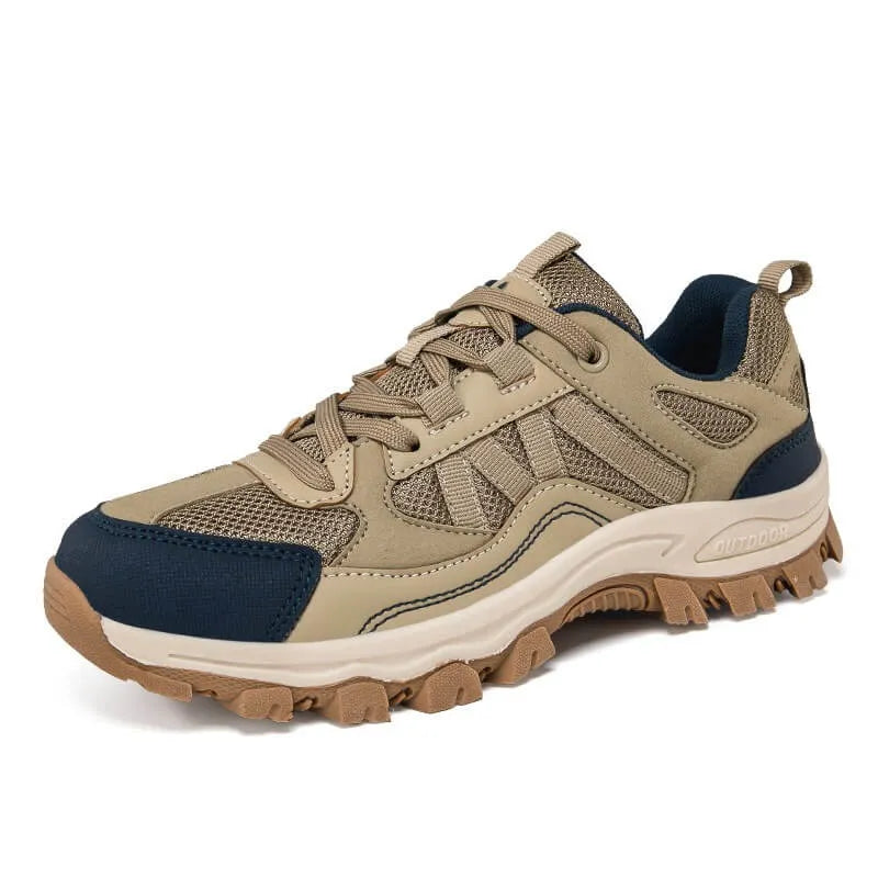 Vielseitiger Unisex Sportschuh, Detail der Schnürung, ergonomisch angepasst für individuelle Passform beim Wandern.
