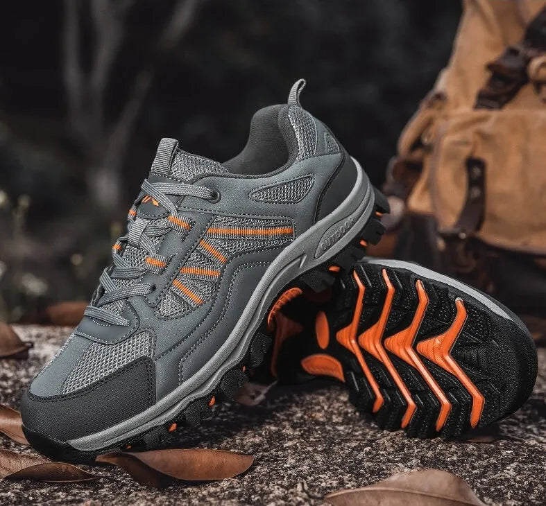 Komfortable Unisex Outdoor-Schuhe, von oben gesehen, atmungsaktives Design für lange Tage beim Wandern.