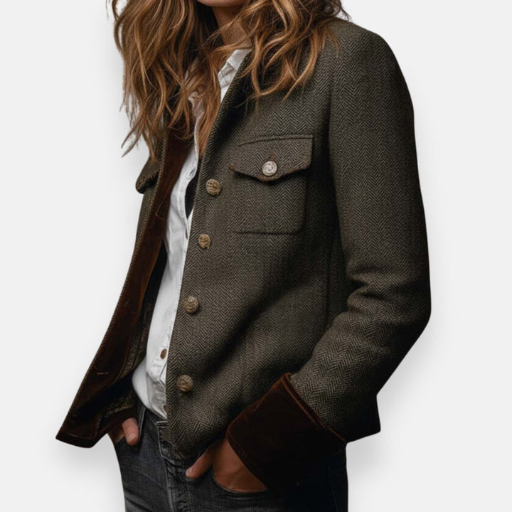 Stilvolle, elegante Damen Kurzjacke. Vielseitige Übergangsjacke für Frühling & Herbst, passt zu Business Casual.