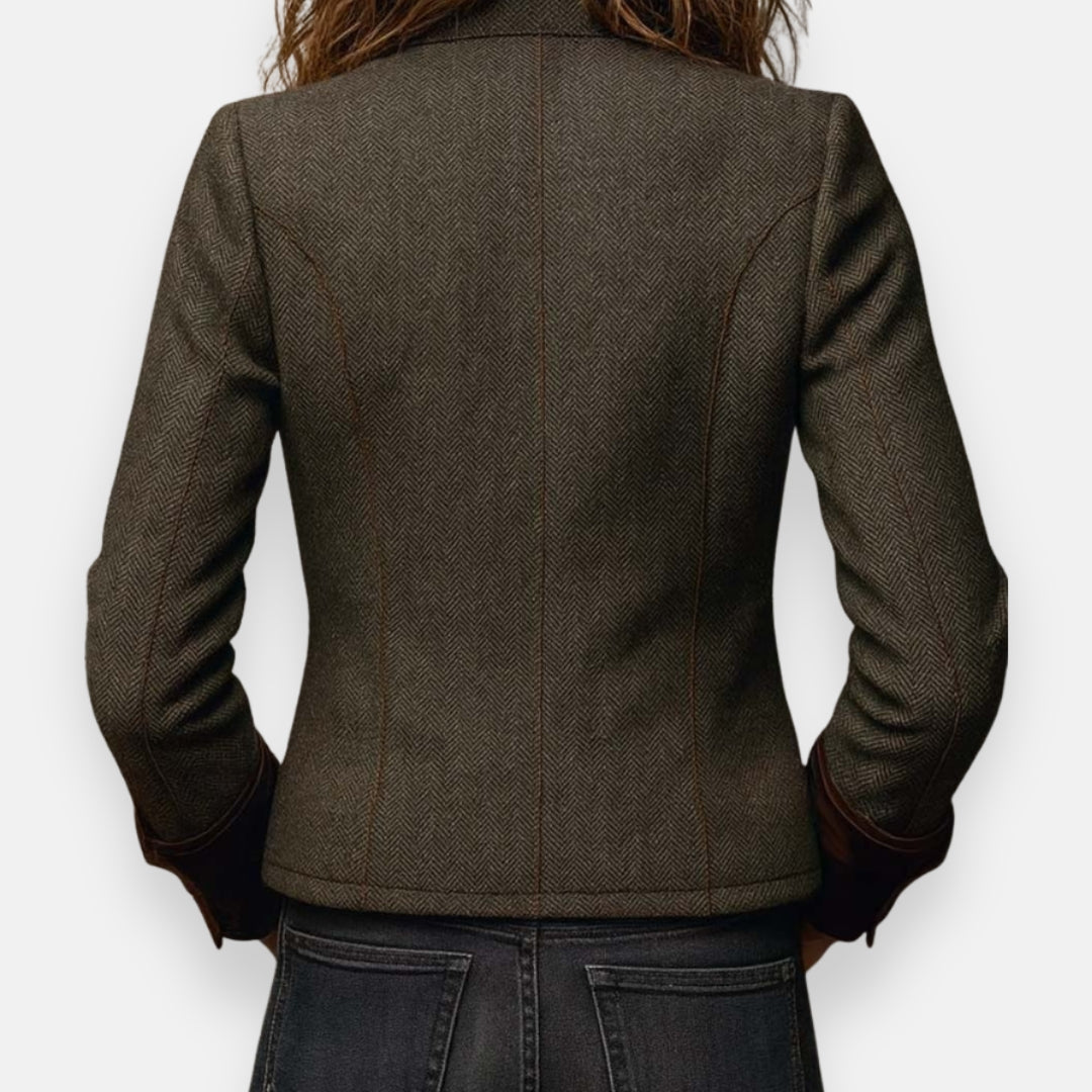 Modische, kurze grüne Damenjacke. Eleganter Schnitt, ideal für Herbst & Frühling. Warme Business Casual Jacke.