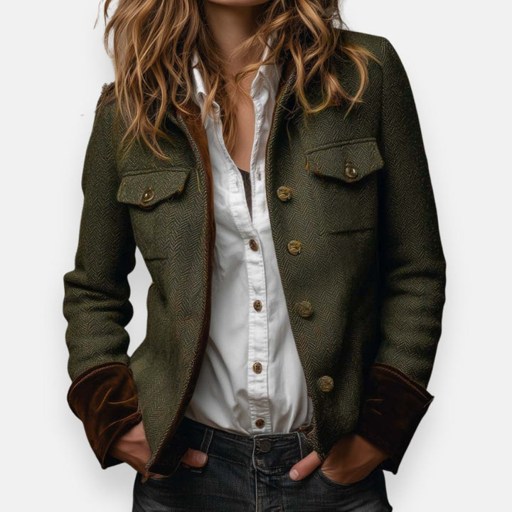 Elegante Damen Kurzjacke für Herbst & Frühling. Stilvolle Übergangsjacke, ideal für Business Casual Outfits.